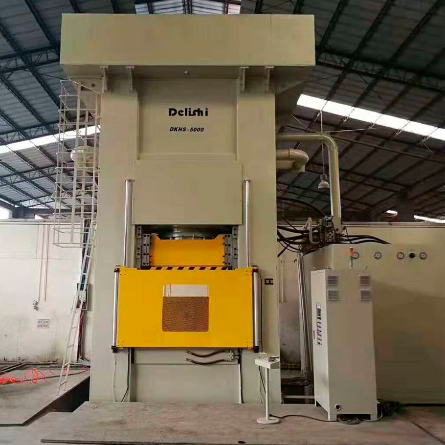 亚新电子app5000吨液压机